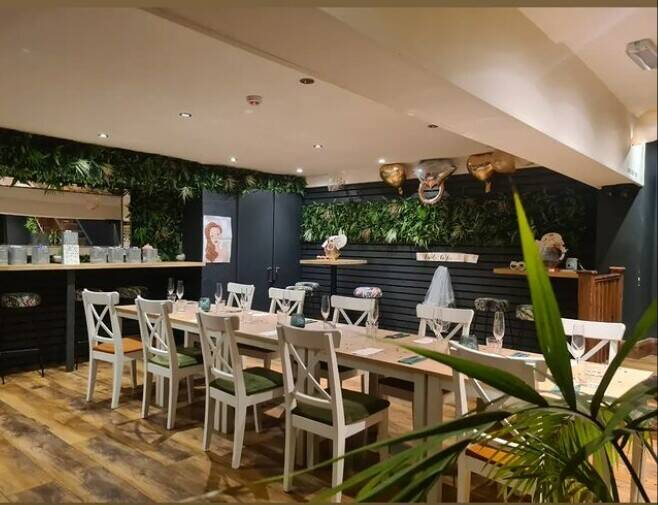 Bar & Kitchen in Watford, Hertfordshire