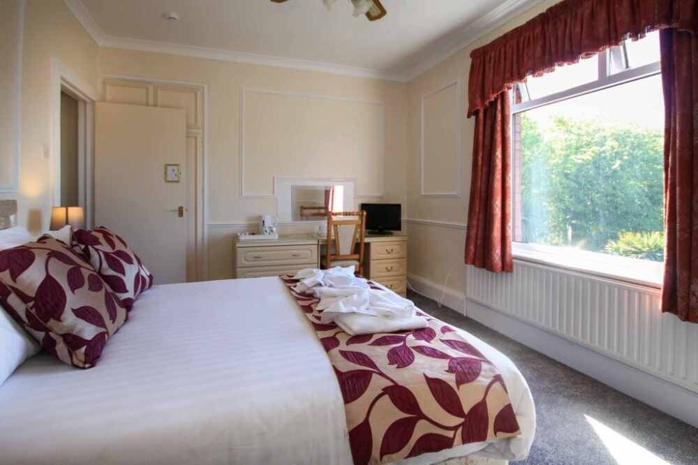 A wonderful Victorian 11-bedroom En suite guesthouse