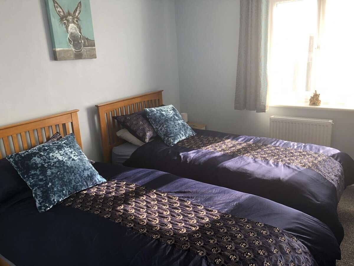 A BEAUTIFULLY-PRESENTED GUEST HOUSE  IN POPULAR SEASIDE VILLAGE OF DYMCHURCH Photo 6