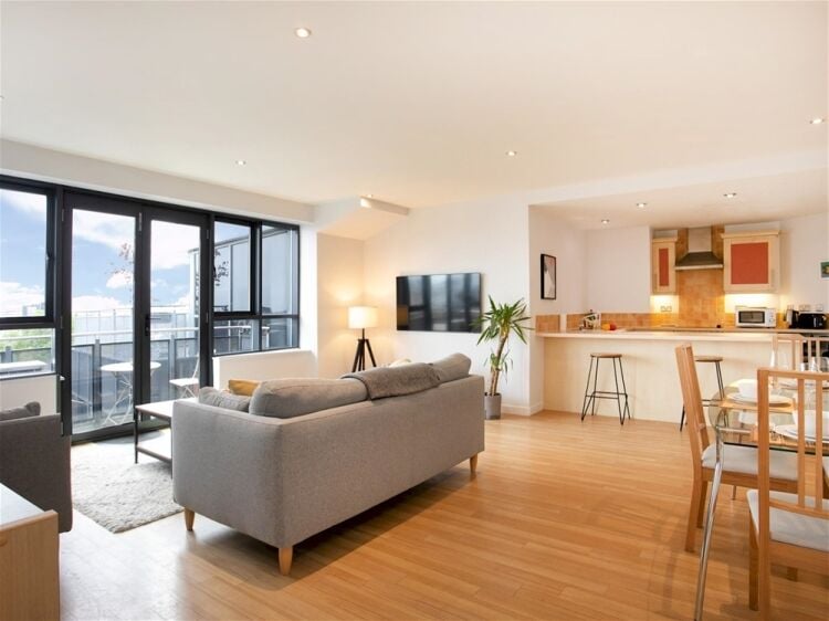 LEADING SHORT-LET PROPERTY MANAGEMENT FRANCHISE OPPORTUNITY