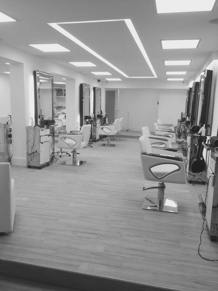 Hair Salon for Sale  For Sale: Modern Hair Salon in a Prime Location in West Bromwich