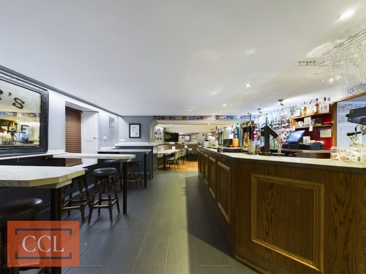 Award-winning, traditional gastro pub and hotel in Kirriemuir