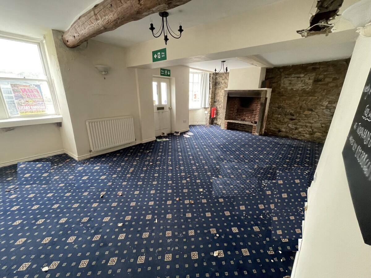 Freehold Commercial Opportunity with 3 Bedroom Property in Darlington, County Durham Photo 6