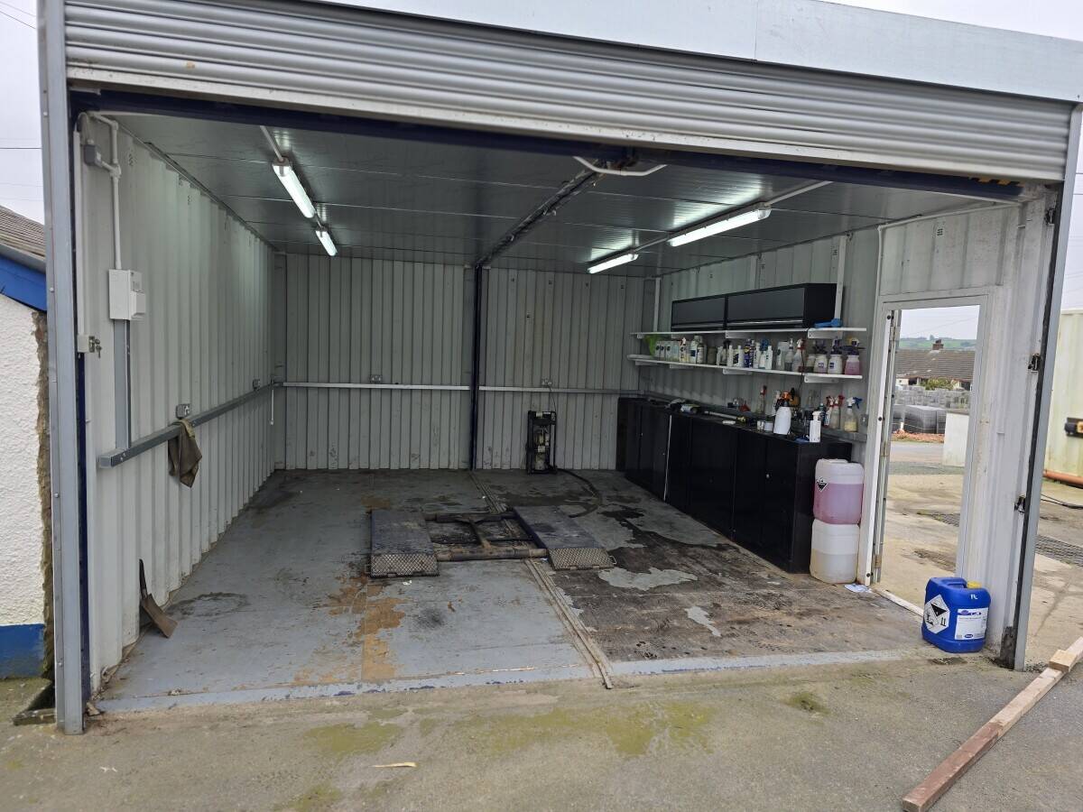 Modern Vehicle repair Garage and MOT station