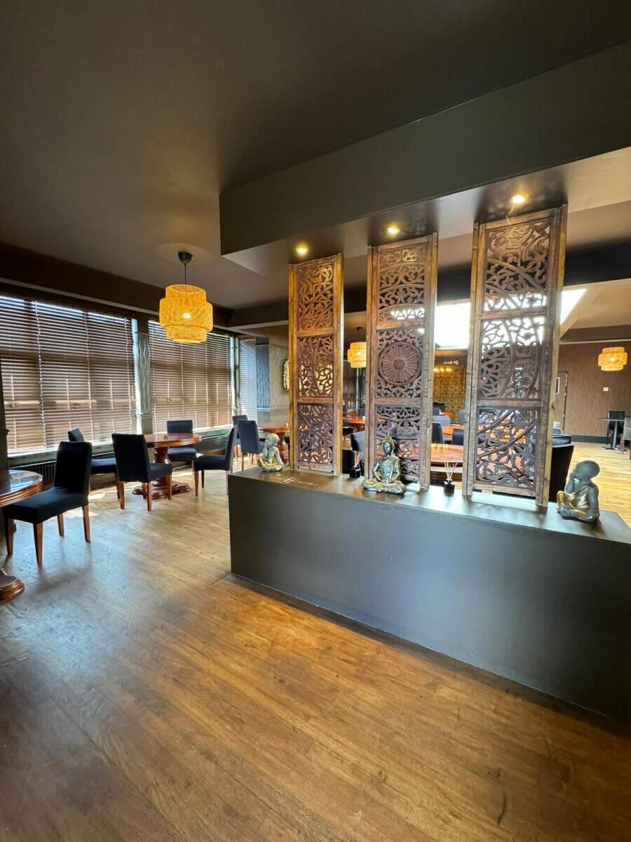Fully furnished busy restaurant for sale Photo 6