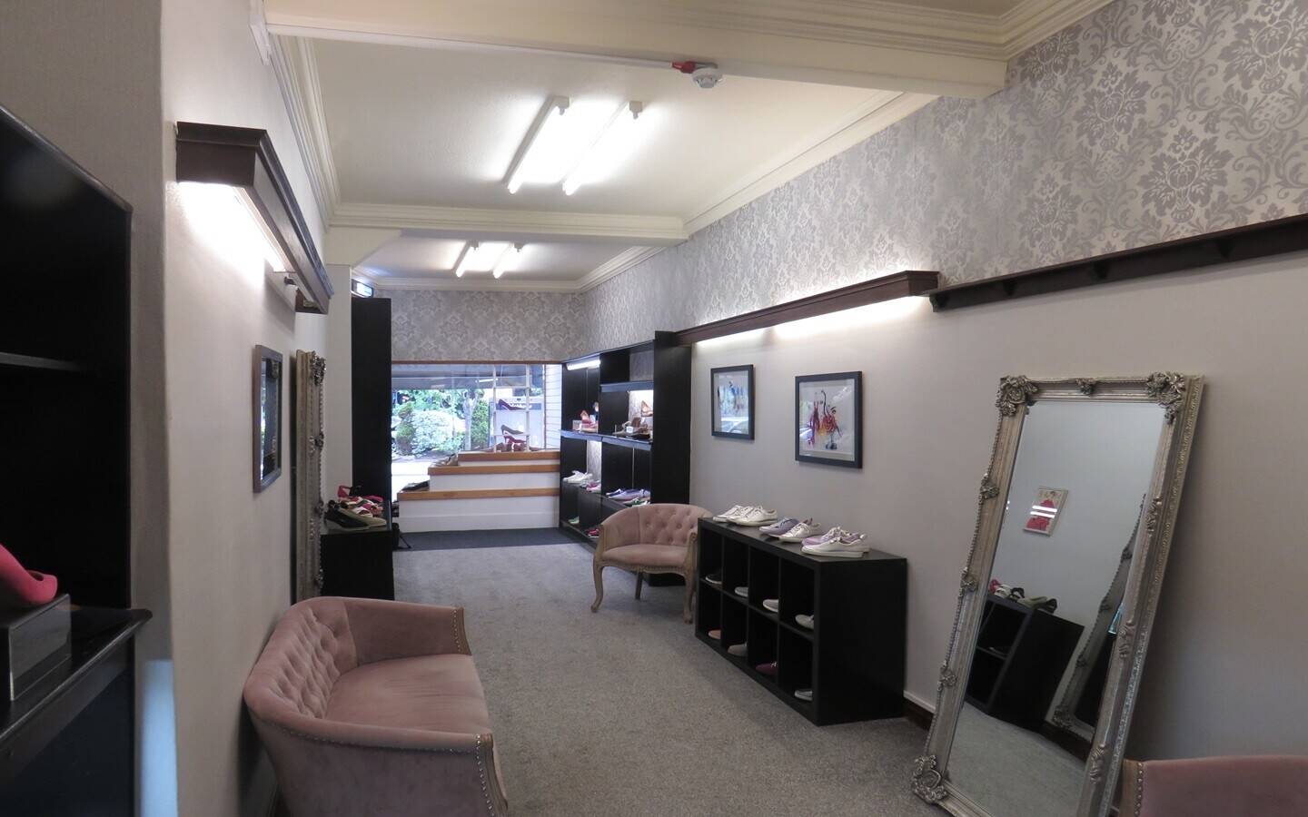 Established & Very Well-known Ladies Shoe Shop Business