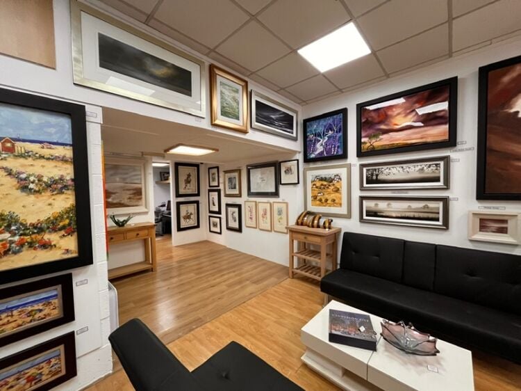 Distinctive Canvas Art & Gallery Business For Sale