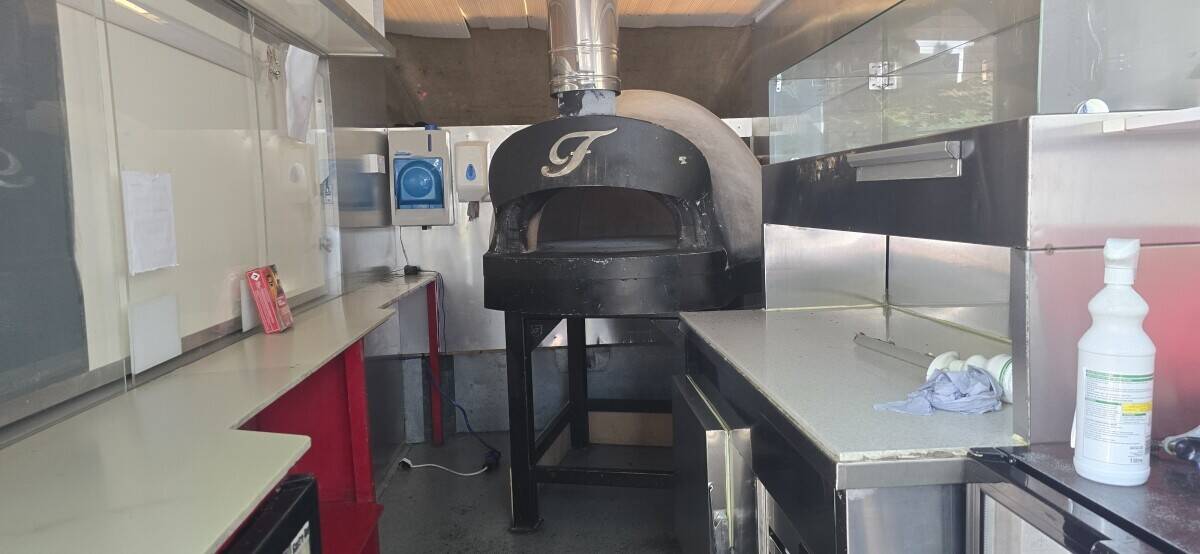 FLEET MOBILE PIZZA VANS Photo 6