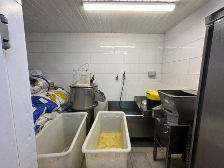 Leasehold Fish & Chip Takeaway Located In Pelsall, Walsall