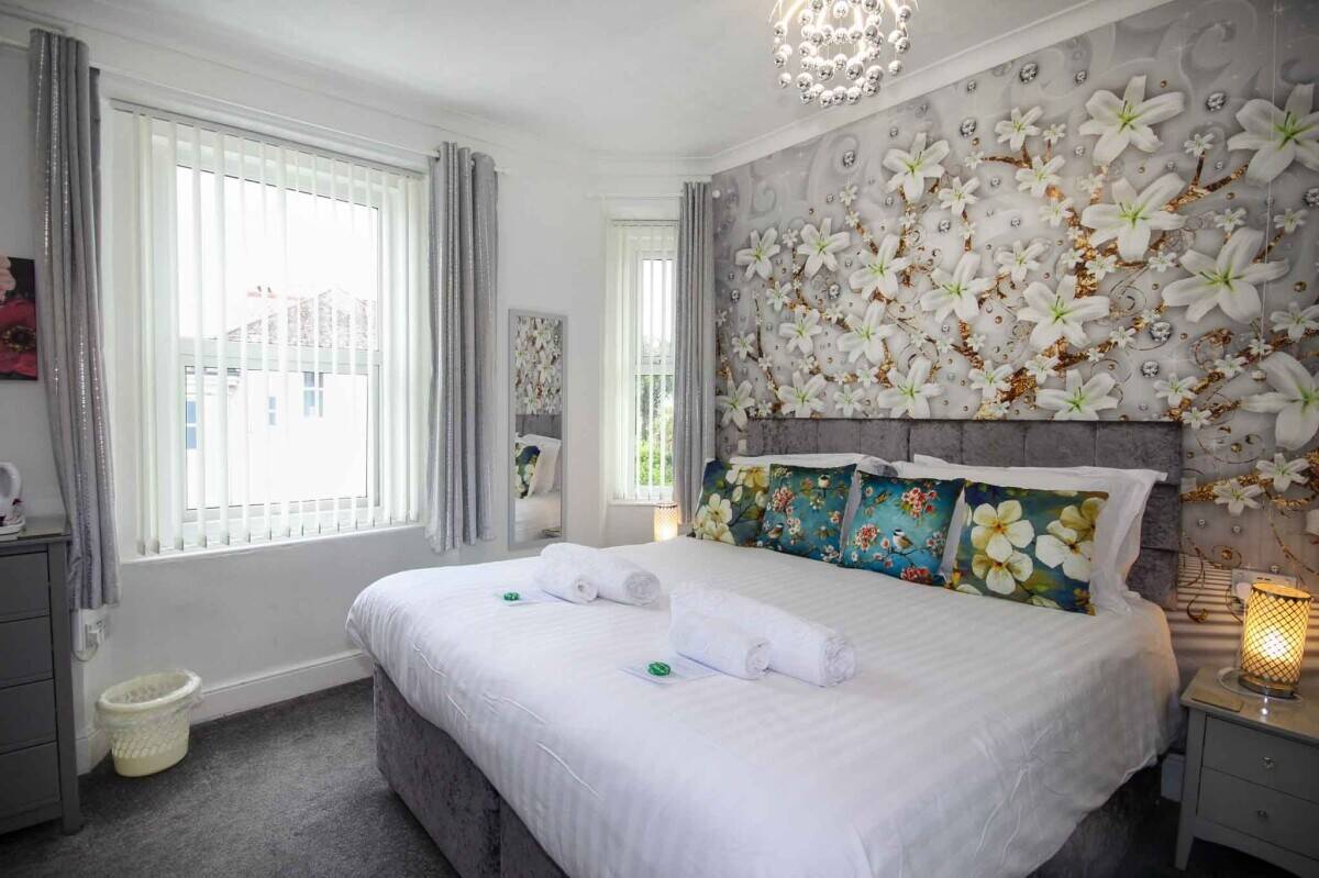 A Beautifully Presented 7 en-suite Guest House Photo 6