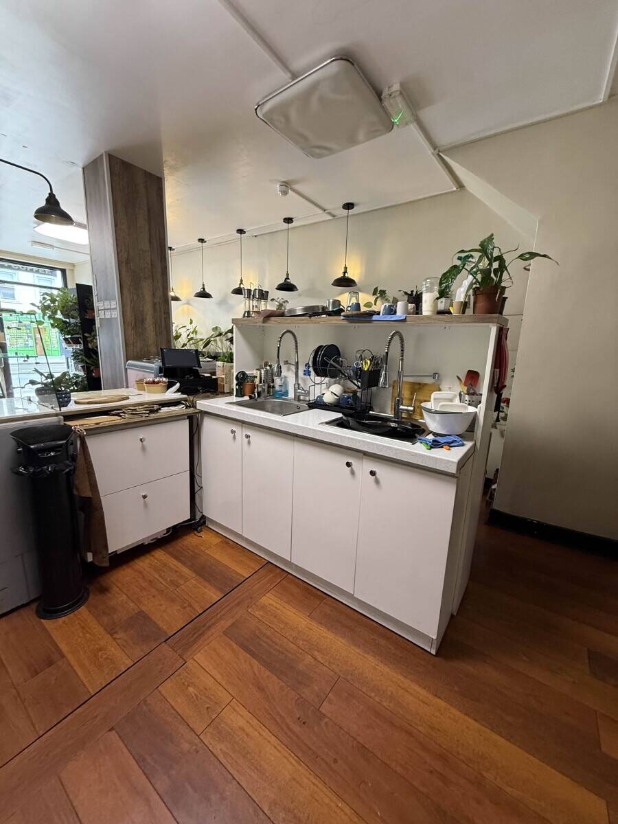 Profitable Plant Caf&eacute; In Highbury For SALE  - No business rates