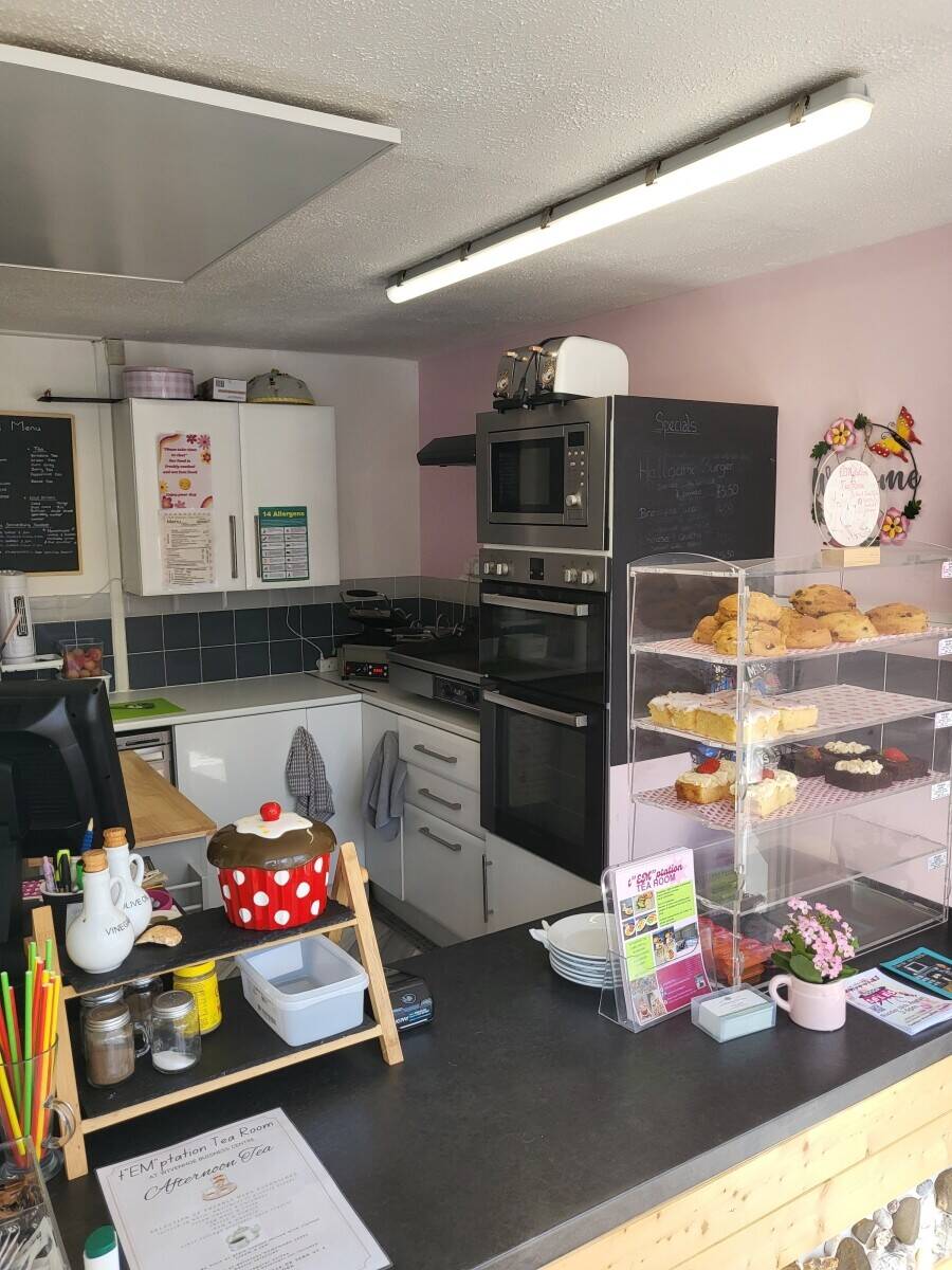 Well-Established Tea Room in the center of Wivenhoe, Essex Photo 6