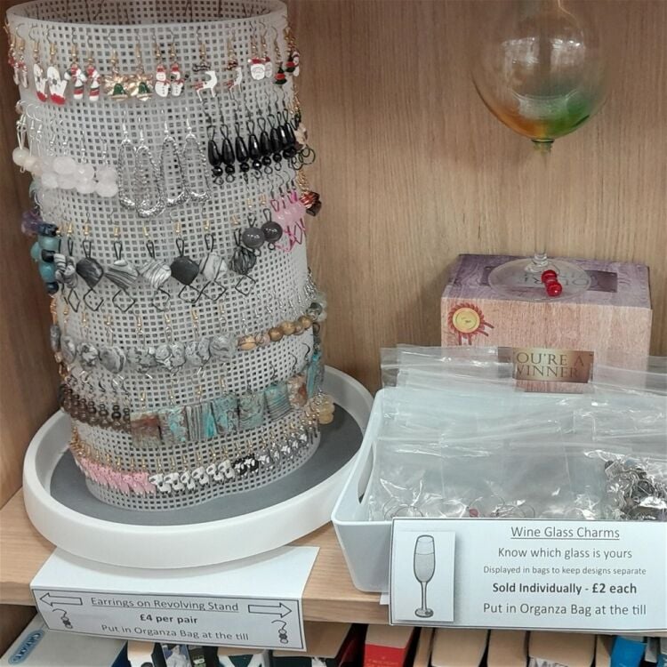LONG-STANDING AND REPUTABLE CARD AND GIFT SHOP Photo 6