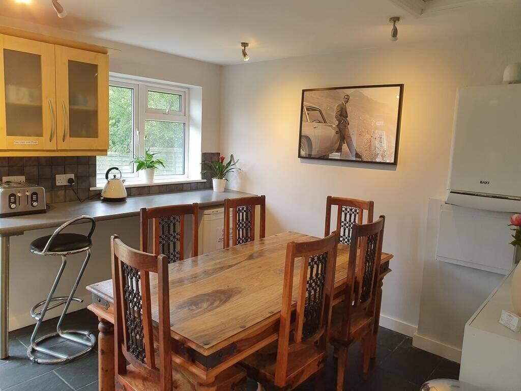 Stansted Lodge - A Stansted Airport Guesthouse