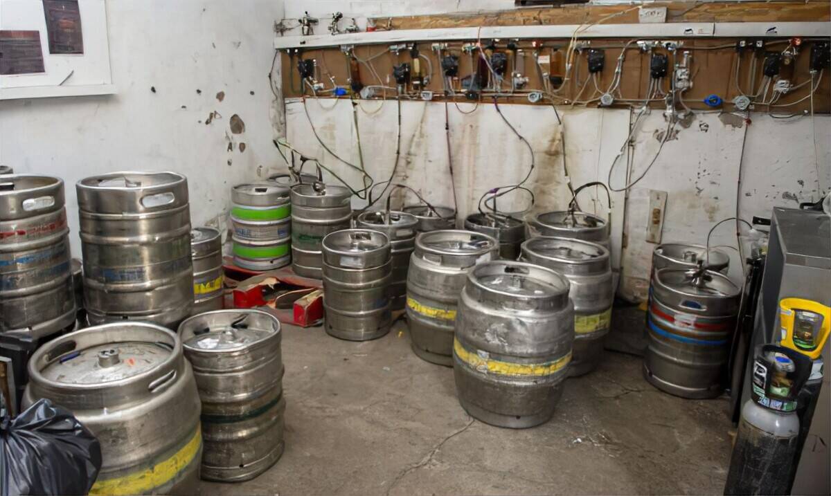 Public House with 2 Tenanted Flats for sale in Lochgelly, Fife Photo 6