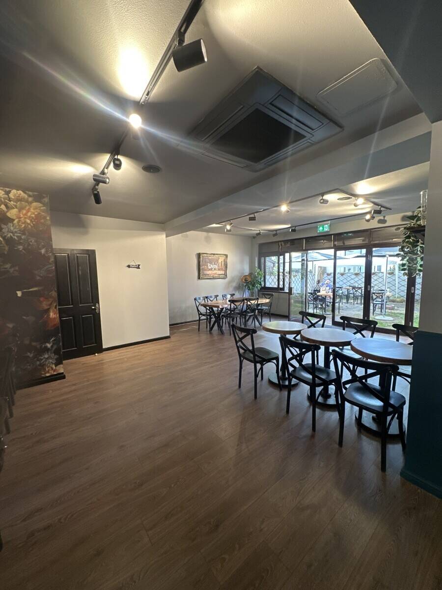 Bistro restaurant for sale in Willesden