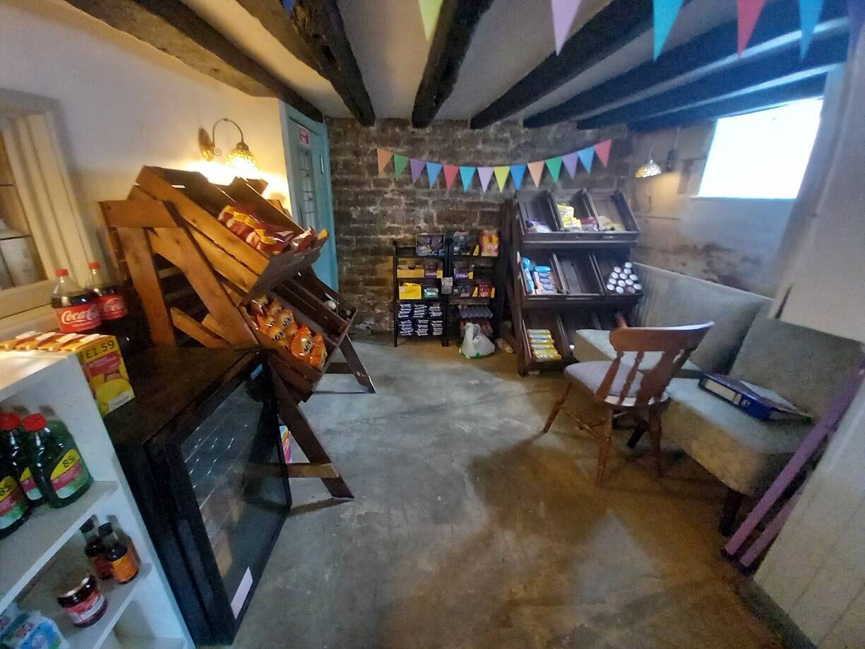 WARWICKSHIRE - CHARACTER FREEHOUSE Photo 6