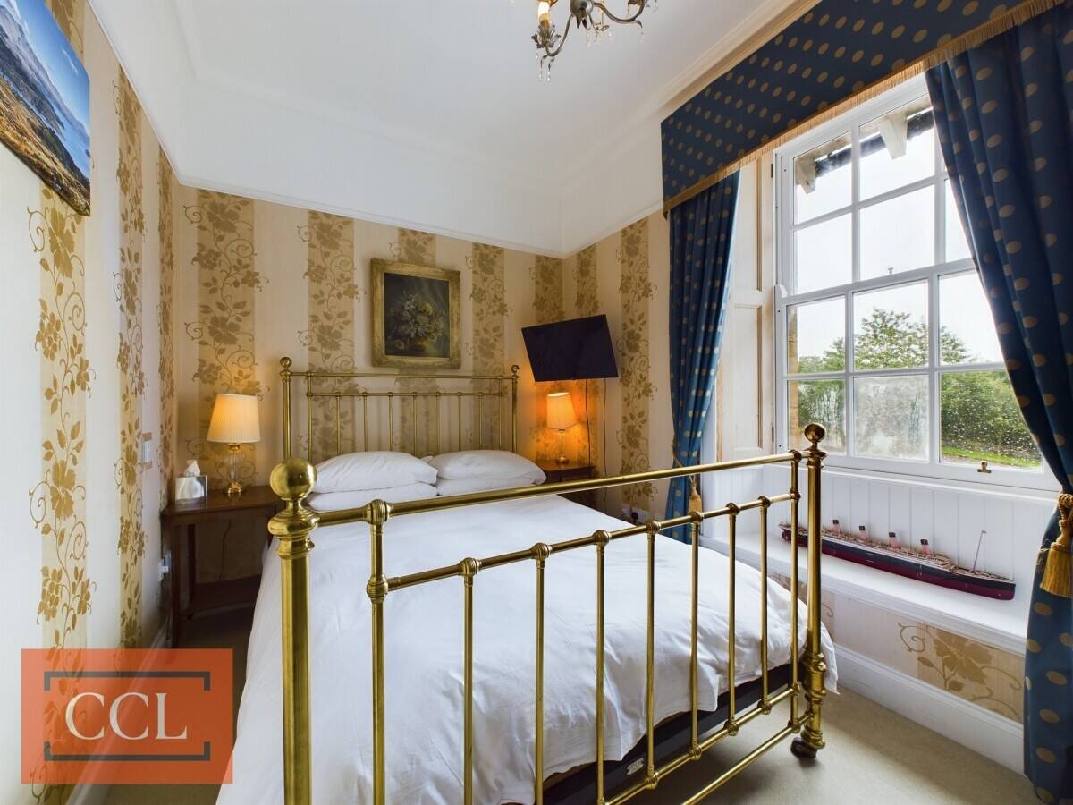 Licensed Hotel Operating as Self Catering and Licensed Bistro in Stunning Location