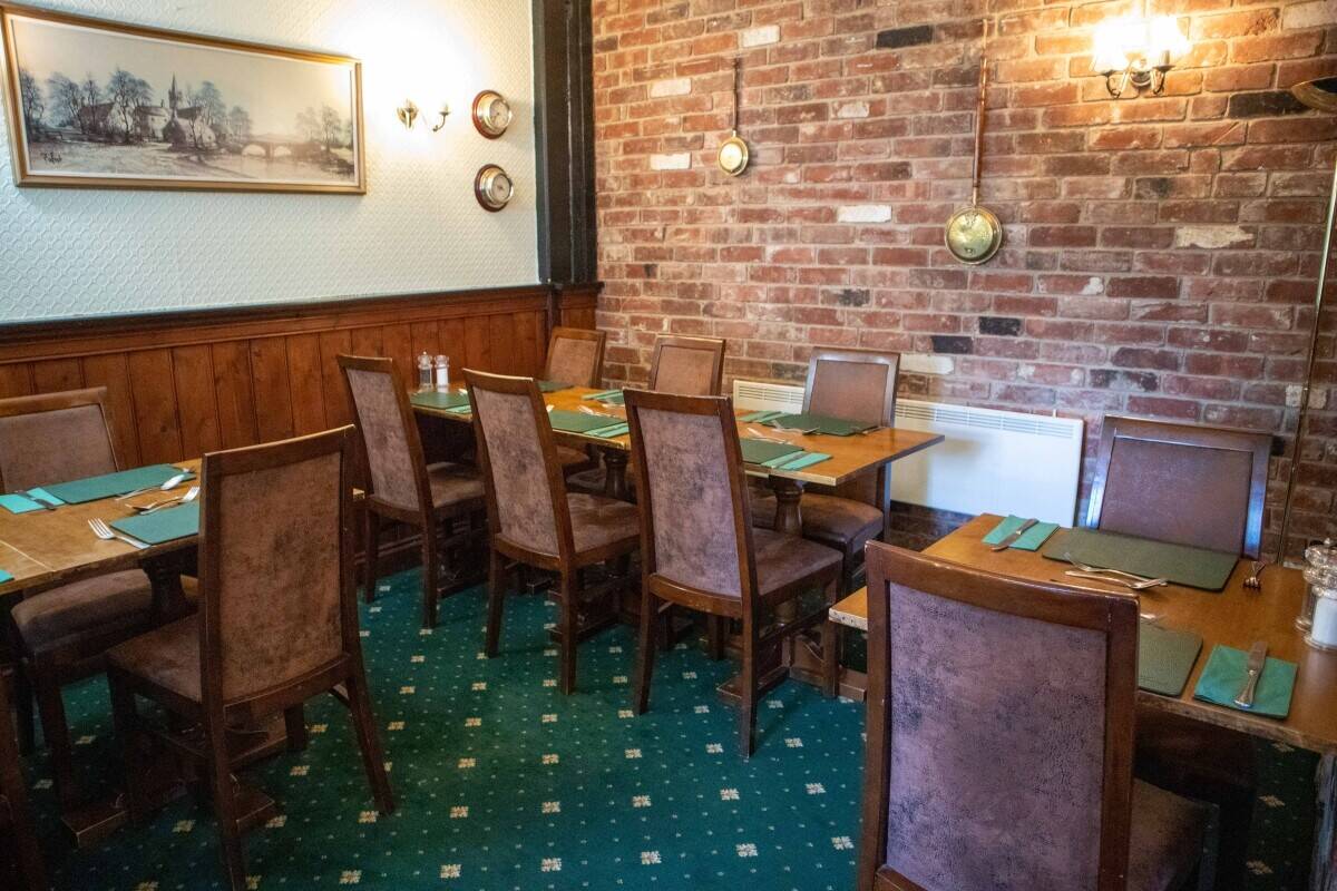 KENT - INVESTMENT SALE OF ICONIC KENT PUB (NET YIELD 7.5%) Photo 6