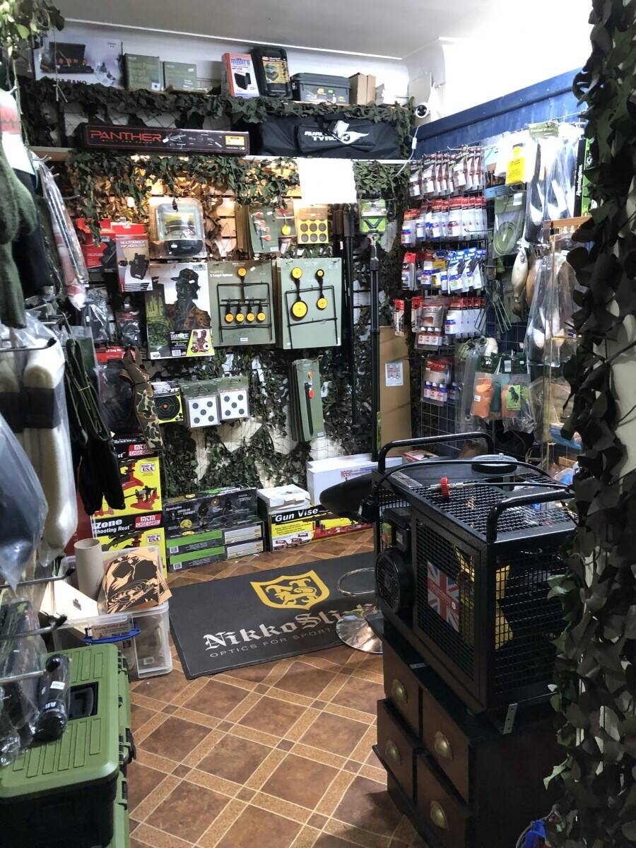 Established since 2002: Air Gun and Hunting Store, low cost leasehold premises
