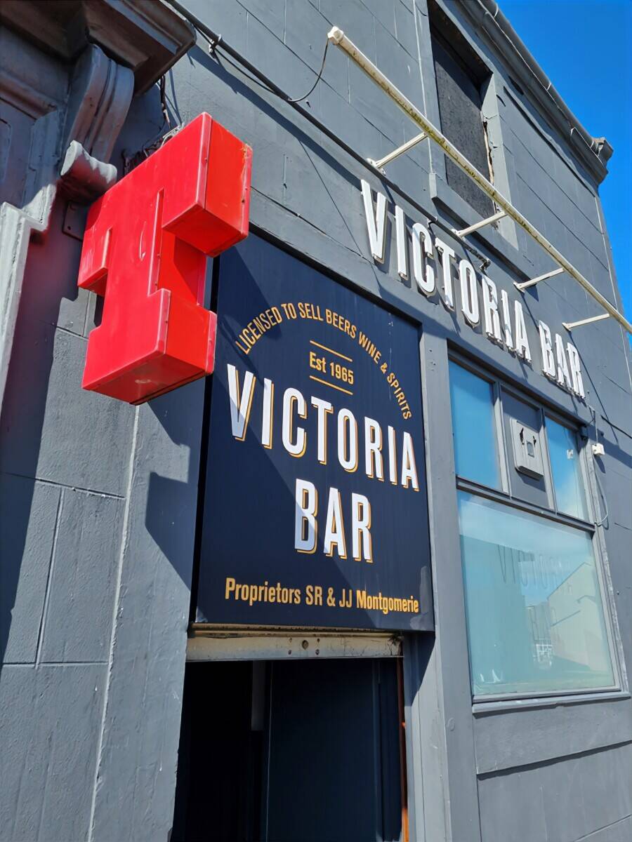 Established public house in Saltcoats, North Ayrshire, next to train station and town centre