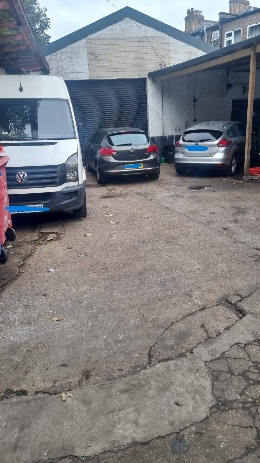 3 Large Units, (MOT Centre, Mechanic Garage, Bodywork site, Parking space of up to 12 cars Photo 6