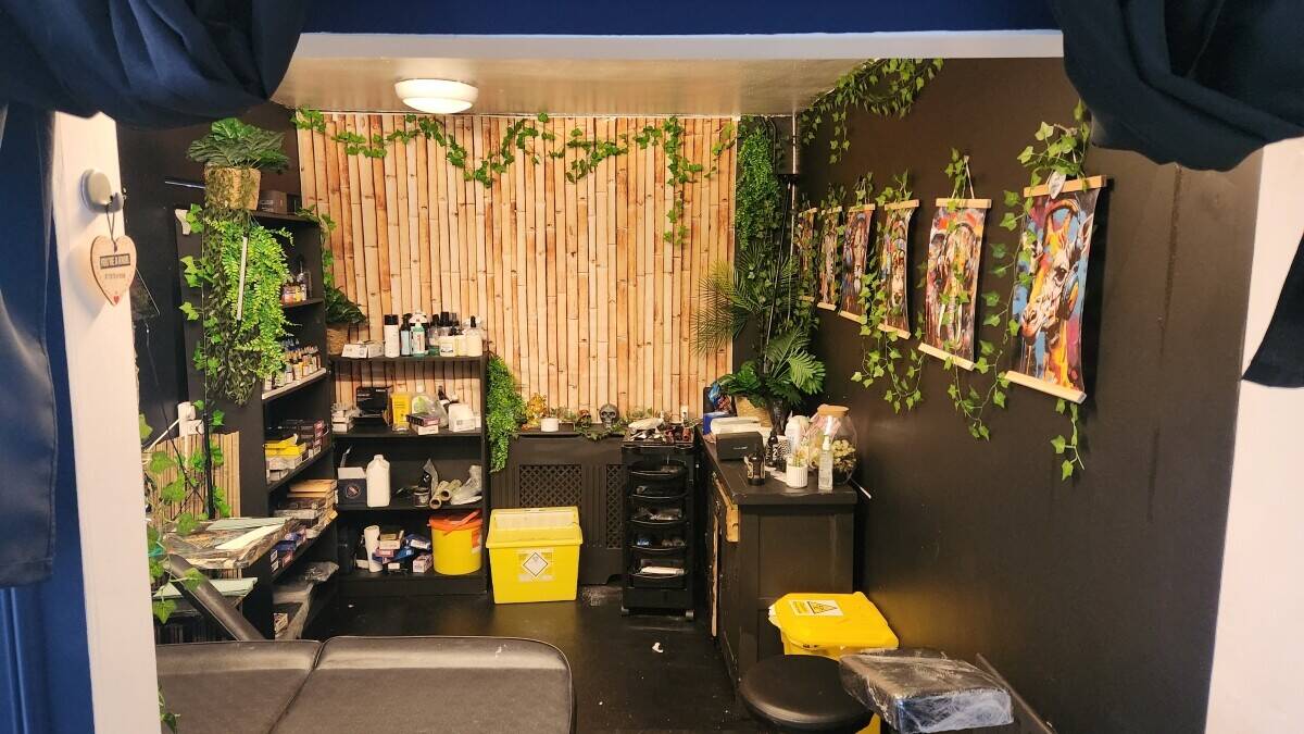Newark on trent established tattoo studio  Photo 6