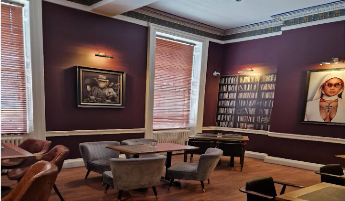 NEW TO MARKET PROPERTY  - The Royal Institution Cocktail Bar Photo 6