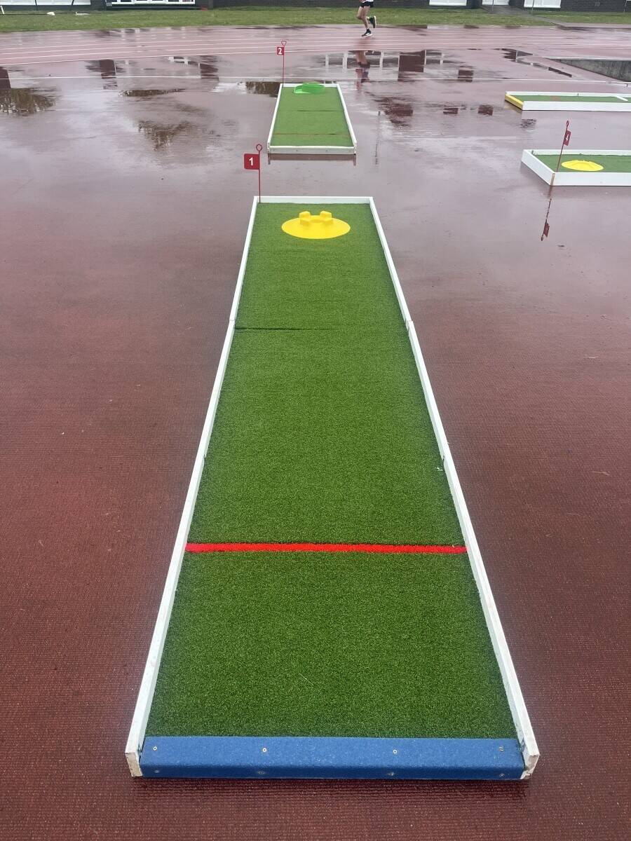 9 hole mobile mini golf course Photo 6