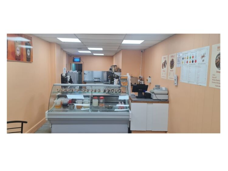 Thriving Bubble Tea & Dessert Bar in Prime Location Photo 6