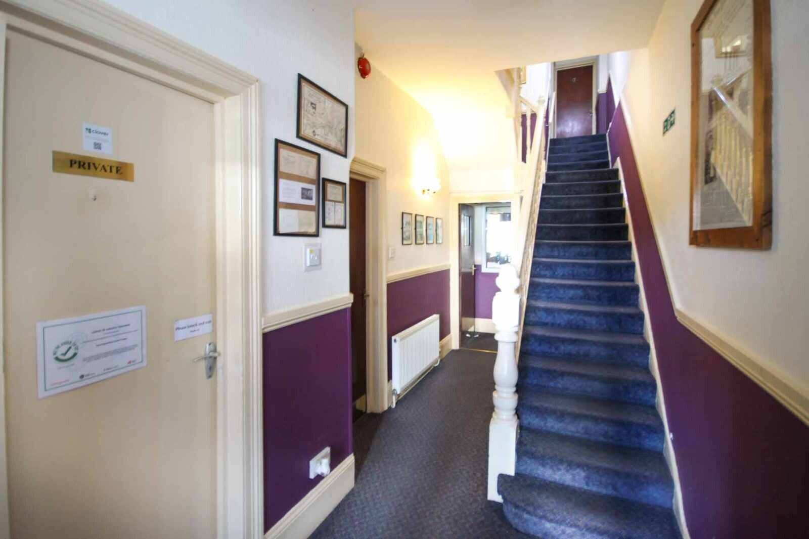 An Ideally Located 7/8 Bedroom Guesthouse For Sale Photo 6