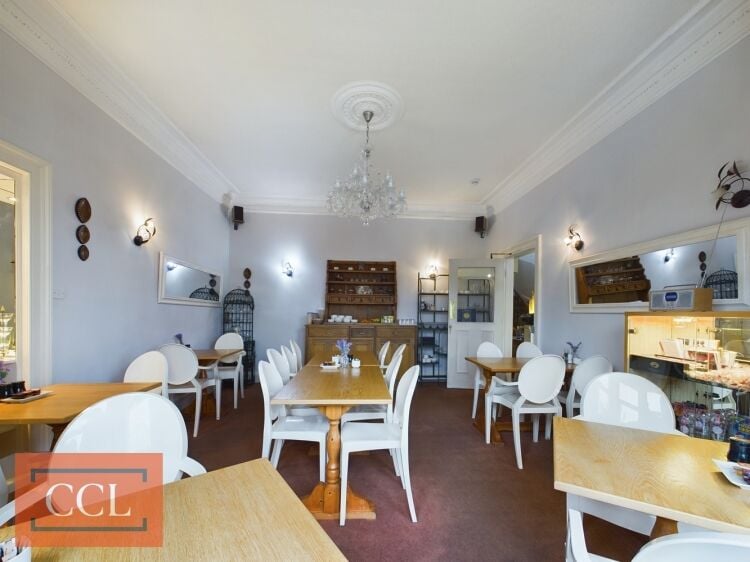 10 Bedroom Hotel in Ayr Photo 6