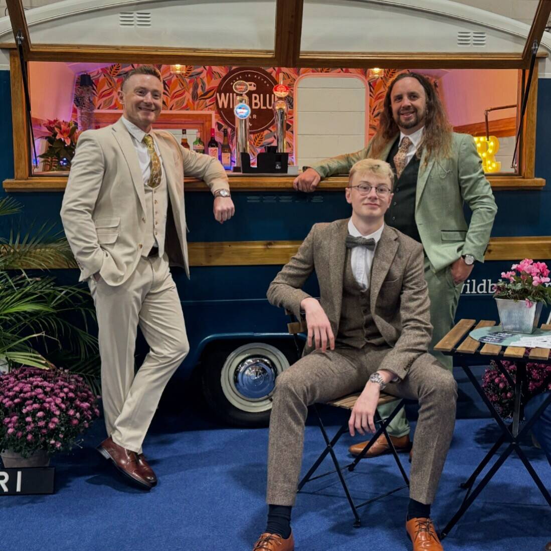 Vintage Caravan Mobile Bar Photo 7