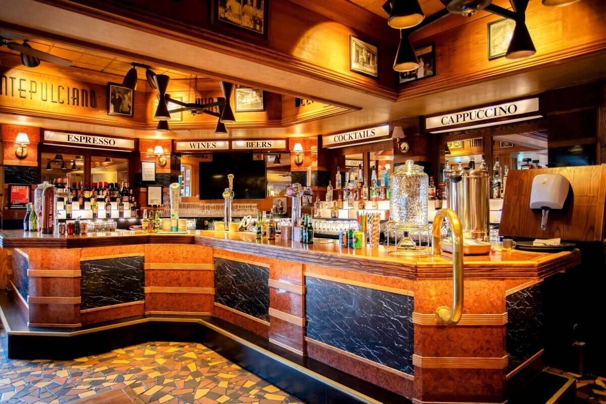 Licensed bar and restaurant business for sale in the established Showcase Leisure Park