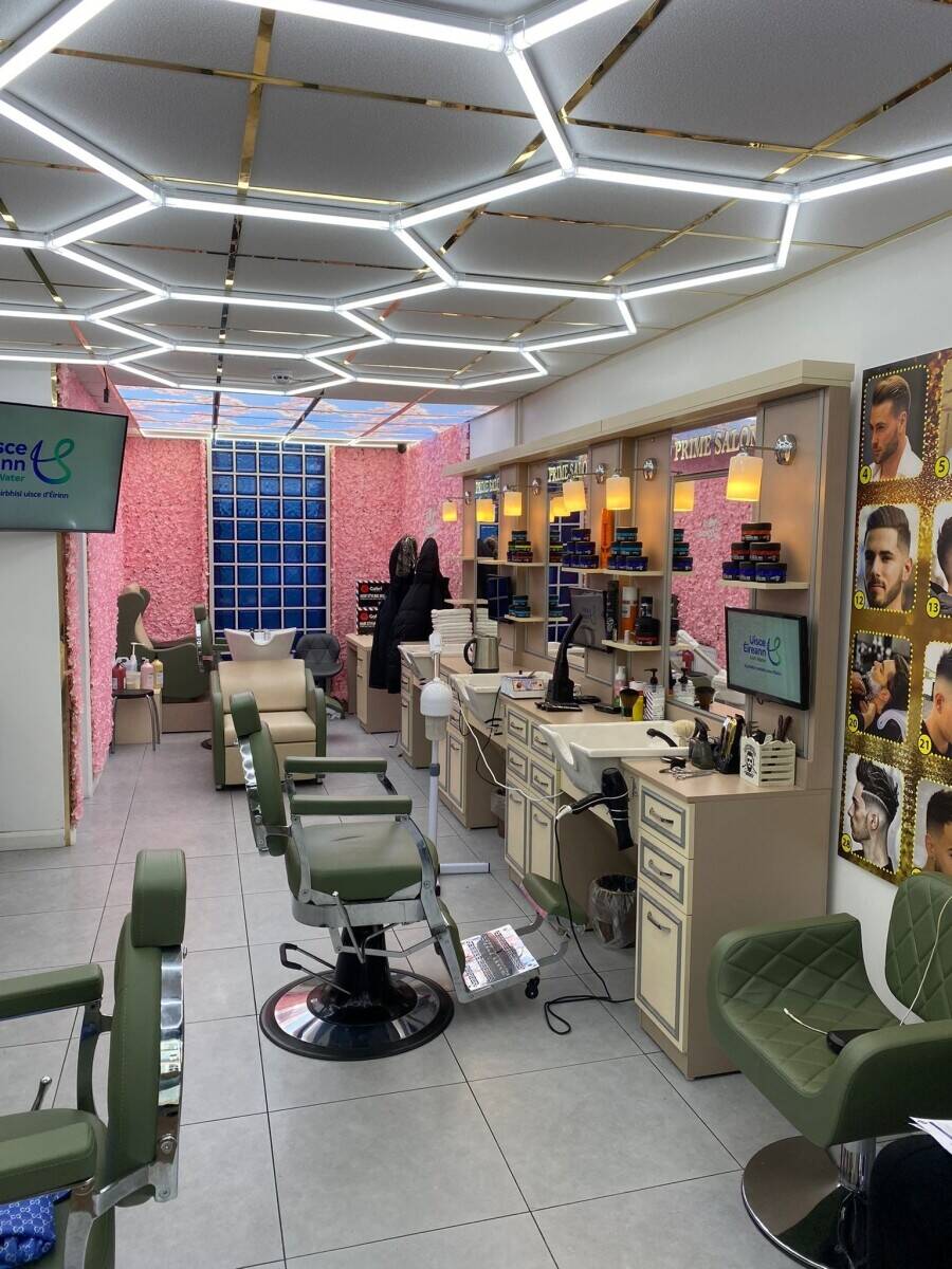 Hair and beauty salon for sale in London Photo 6