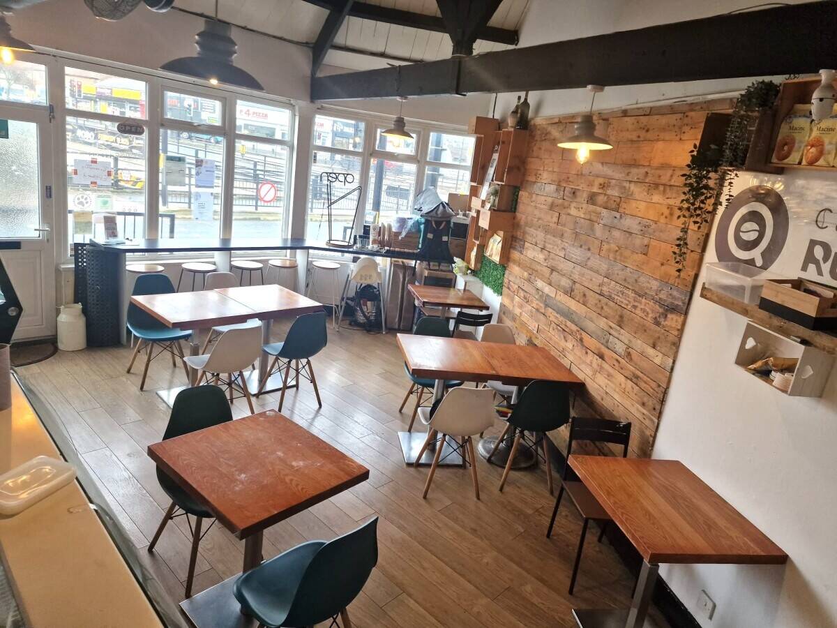 PRICE REDUCED Vacant Leasehold Premises Licensed for Restaurant, Cafe and Hot Food takeaways