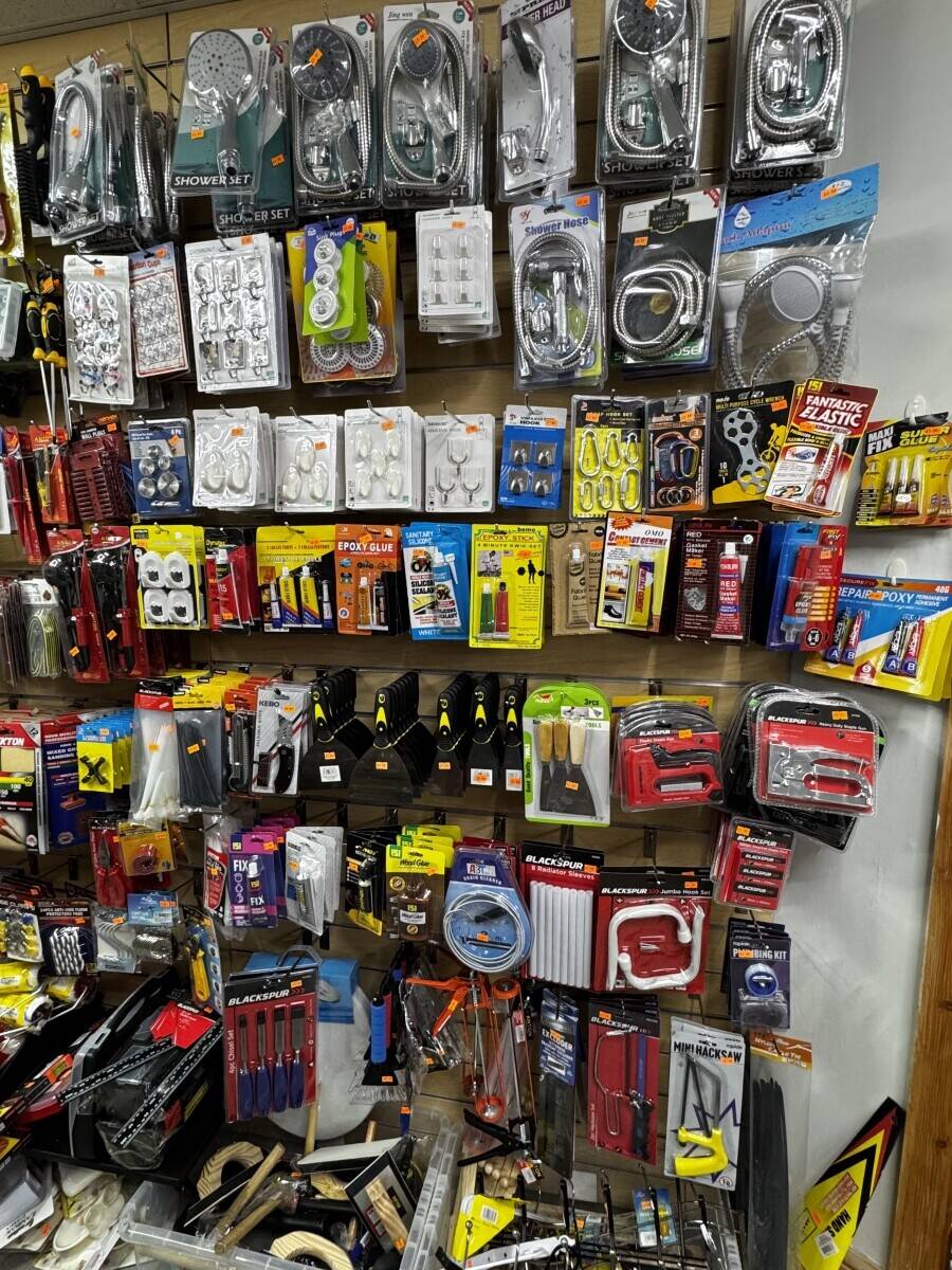 Pound store in Ashton Under Lyne Photo 6