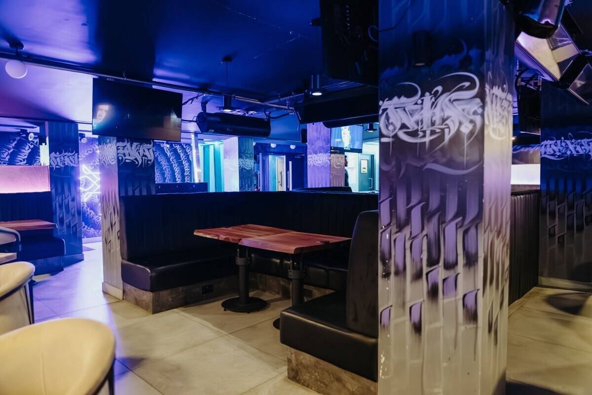 High End Roof Top Shisha lounge And Restaurant