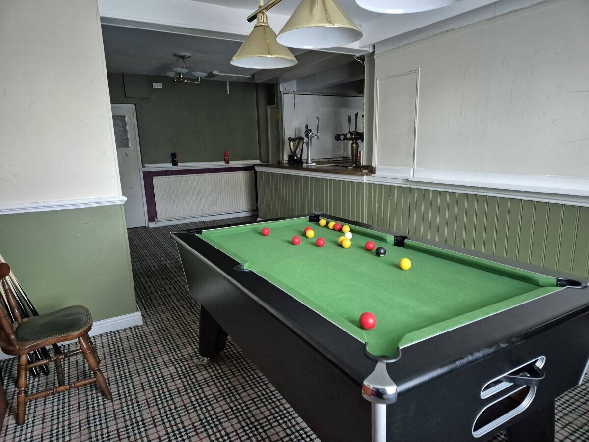 WREXHAM COUNTY BOROUGH - COMMUNITY PUBLIC HOUSE LOCATED ON BUSY MAIN ROAD