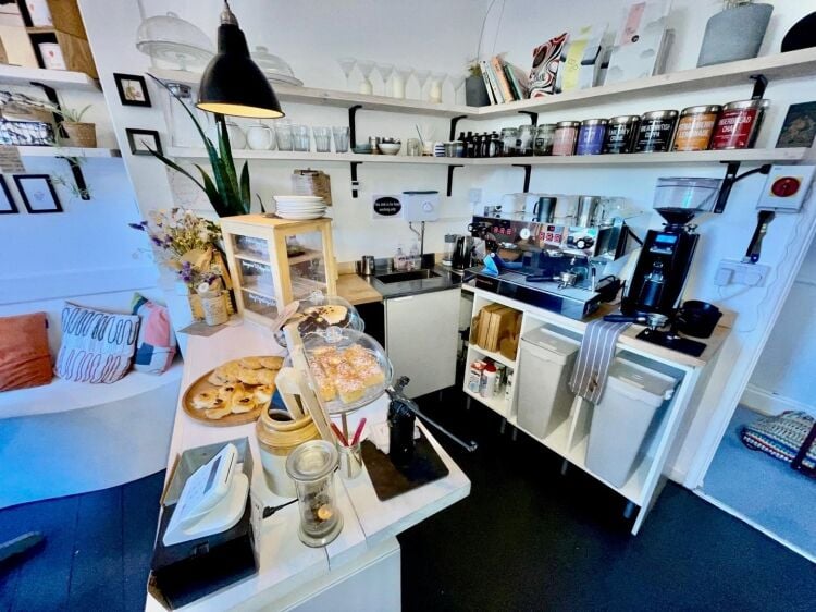 Leasehold Café & Coffee Bar Located In Falmouth Photo 6