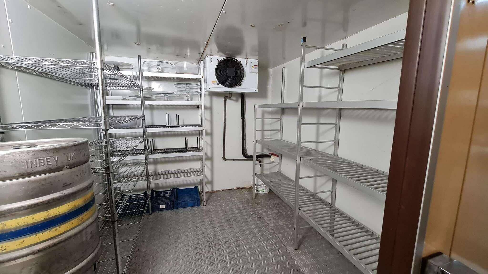 Restaurant for Sale in South Wimbledon, London Photo 5