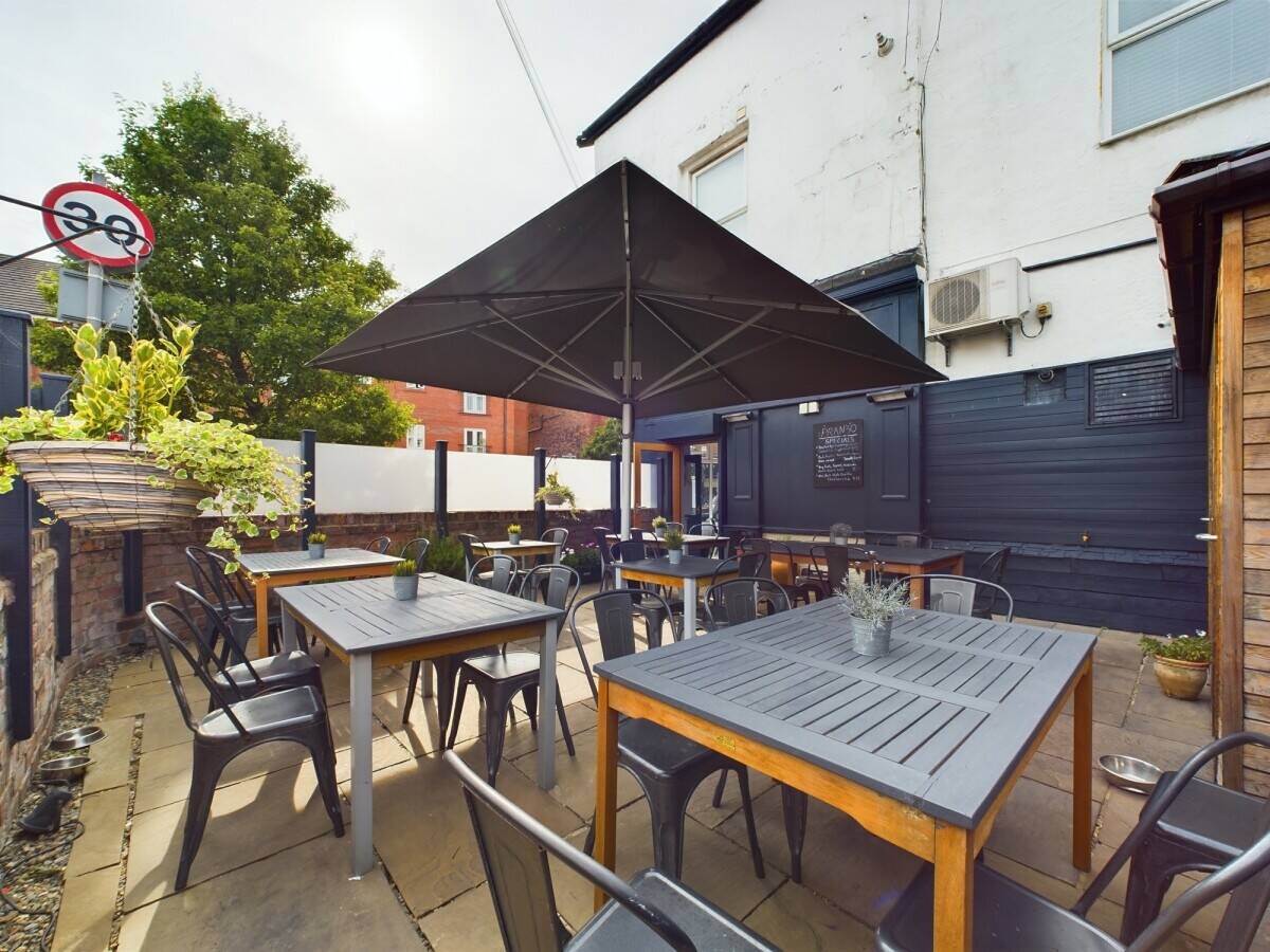 English & Italian Caf&eacute; for Sale &ndash; Business & Freehold Available &ndash; Crosby, Liverpool