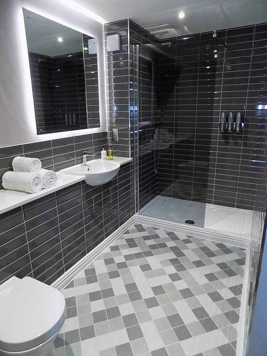 CUMBRIA – CITY CENTRE HOLIDAY APARTMENTS BUSINESS AND FREEHOLD PROPERTY