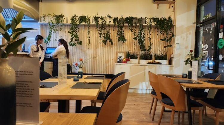 Multi Award-Winning, Turnkey, Thai Restaurant Based in Glasgow With £60,000 worth of assets
