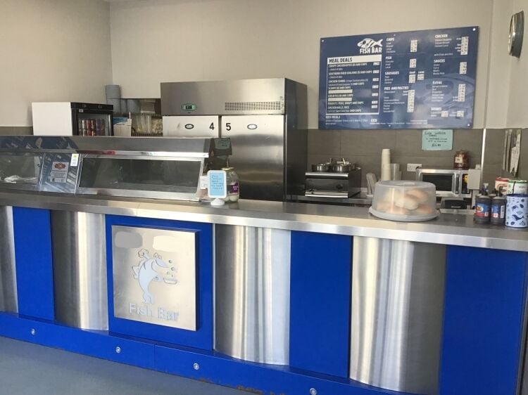 EXCELLENT CHIP SHOP PLUS 2 ADDITIONAL RENTAL FLATS INCOME, Nr PONTYPRIDD Photo 6