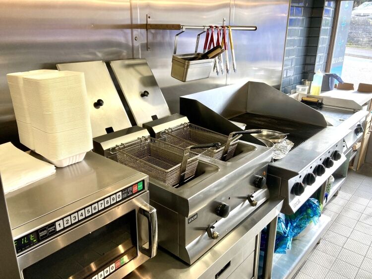CAFÉ/DELI/GRILL/TAKEAWAY