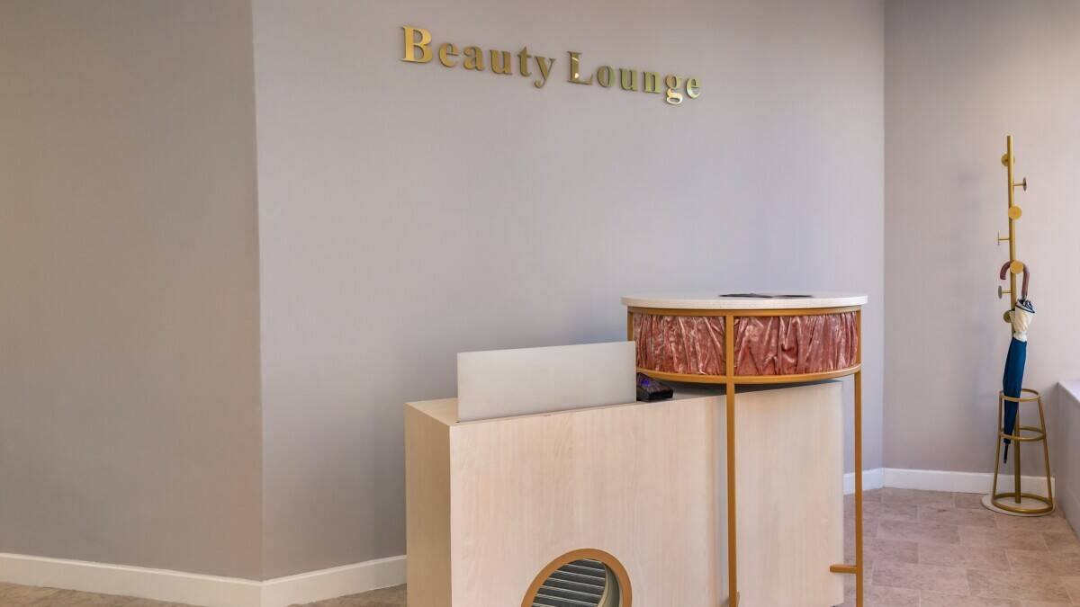 Luxury Turnkey Beauty Salon for Sale – Prime Location, Established Clientele, Ready to Profit!