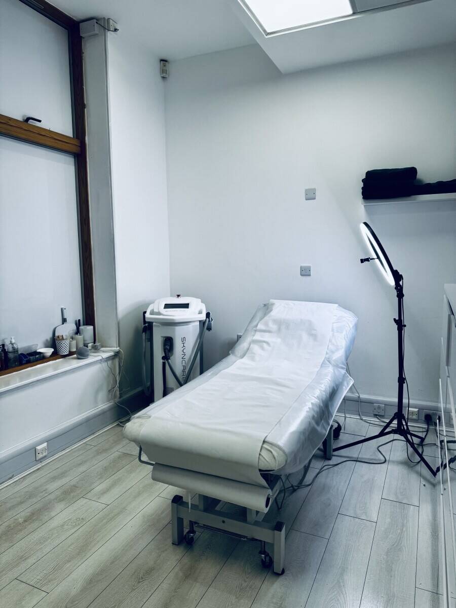 Fully Equipped Beauty Clinic in Hackney Photo 6