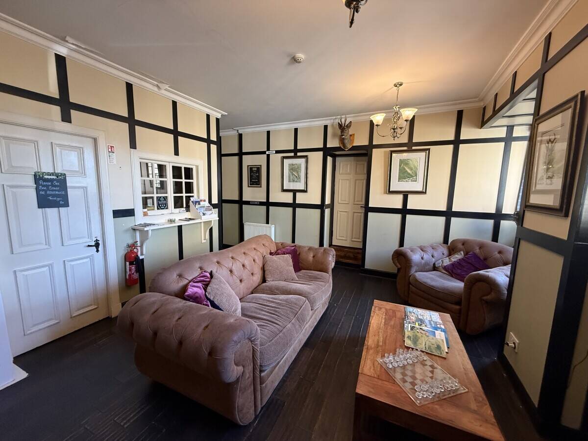 A superb hotel located in a sought-after village in the Scottish Borders (ref 1734)