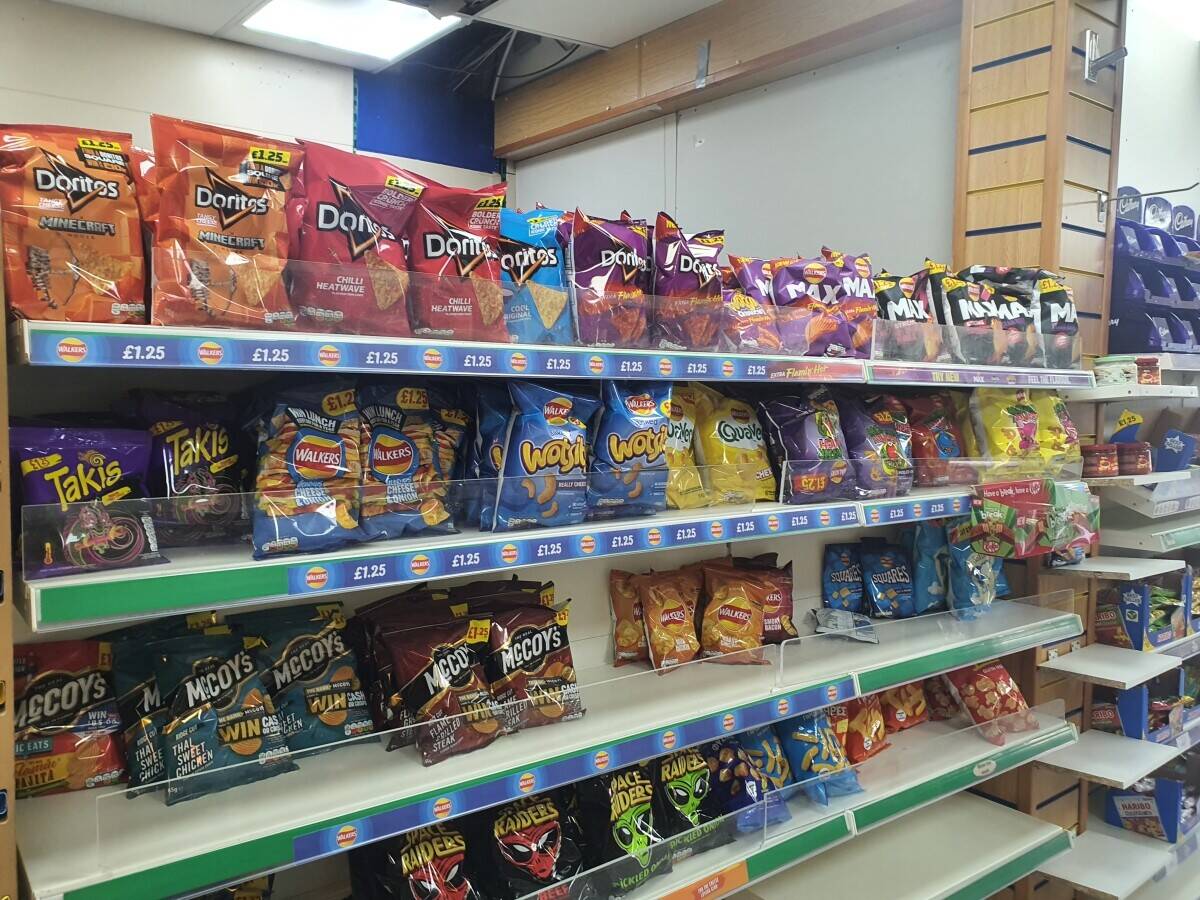 Convenience store is available sale in prime are in Edinburgh city